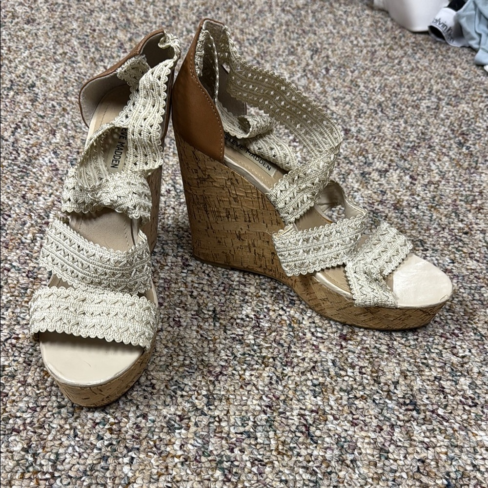 Women's Wedge Sandals in Cream and Tan